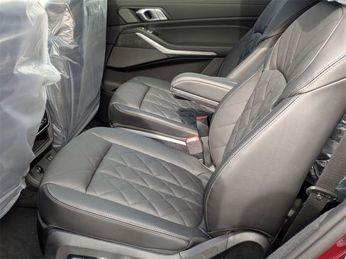 New 2025 BMW X7 xDrive40i w/ Premium Package image 16