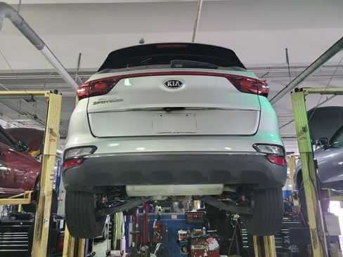 Used 2020 Kia Sportage LX FWD image 2