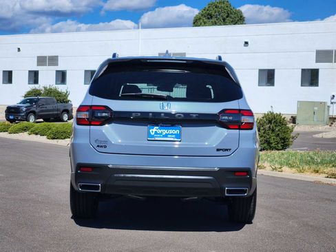 Used 2023 Honda Pilot Sport image 13