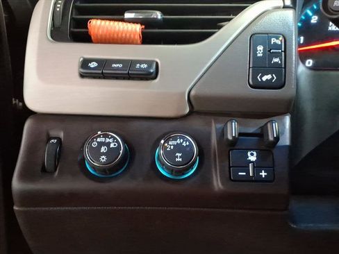 Used 2019 GMC Yukon XL Denali image 21