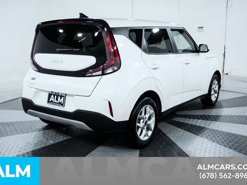 Used 2025 Kia Soul LX w/ LX Technology Package FWD image 7