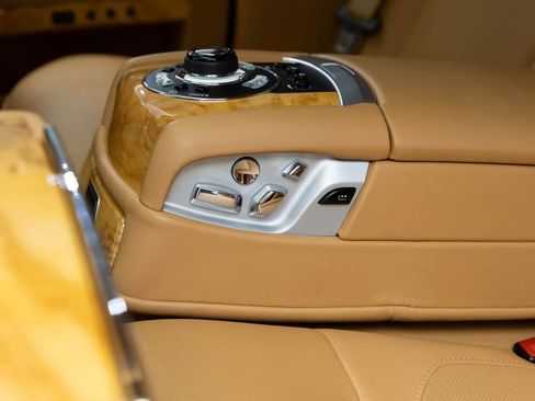 Used 2013 Rolls-Royce Ghost RWD image 36