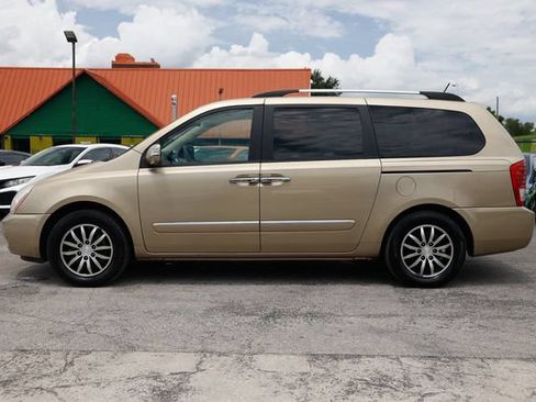 Used 2011 Kia Sedona EX w/ Luxury Pkg FWD image 4