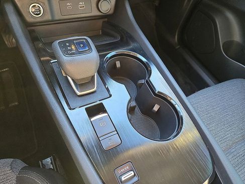 Used 2021 Nissan Rogue SV image 29