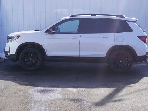 Used 2024 Honda Passport Black Edition image 3