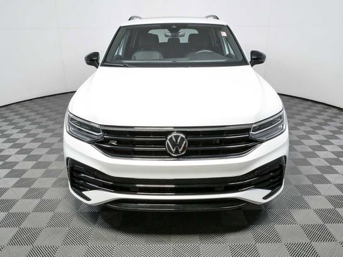 Used 2024 Volkswagen Tiguan SE R-Line image 39