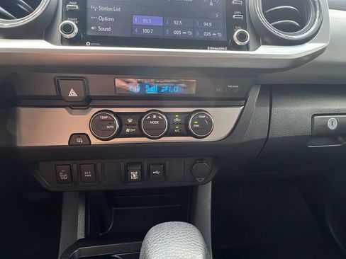Used 2022 Toyota Tacoma SR5 w/ Technology Package image 18