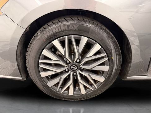 Certified 2024 Nissan Altima 2.5 SV FWD image 12