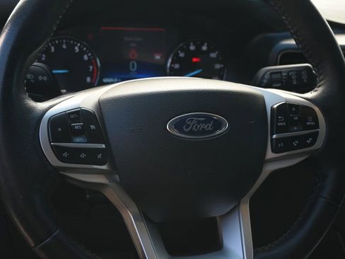 Used 2022 Ford Explorer XLT w/ Equipment Group 202A image 10