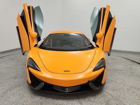 Used 2016 McLaren 570S Coupe RWD image 13