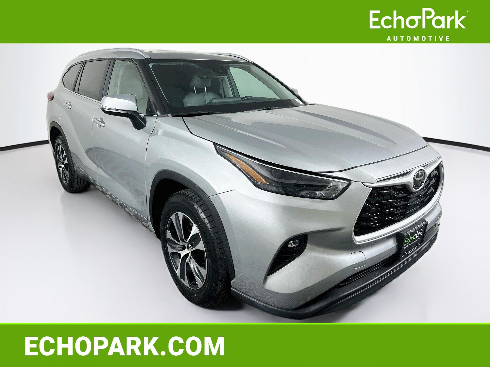 Used 2023 Toyota Highlander XLE FWD image 1