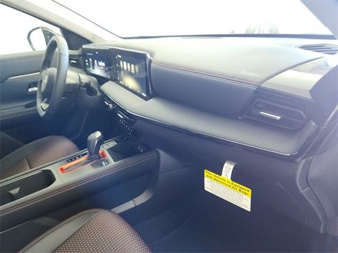 New 2026 Nissan Kicks SR image 33