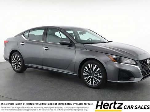 Used 2025 Nissan Altima 2.5 SV image 1