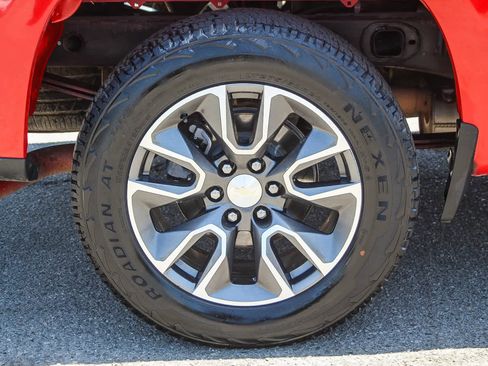 Used 2020 Chevrolet Silverado 1500 LT w/ Texas Edition image 8