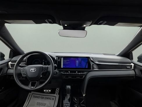 Used 2025 Toyota Camry XSE FWD image 10