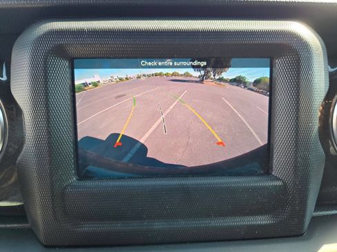 Used 2021 Jeep Wrangler Unlimited Sahara AWD/4WD image 20