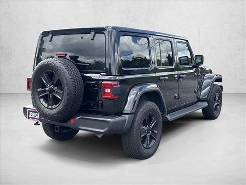 Used 2023 Jeep Wrangler Unlimited Sahara AWD/4WD image 5