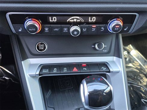 Certified 2021 Audi Q3 2.0T Premium Plus w/ Premium Plus Package image 27