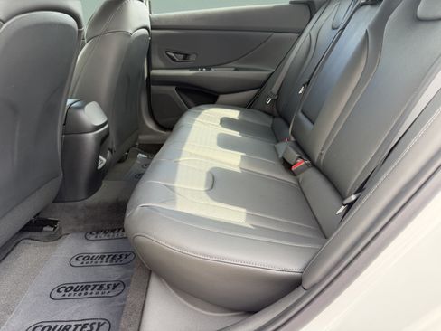 New 2026 Hyundai Elantra SEL Sport FWD image 15