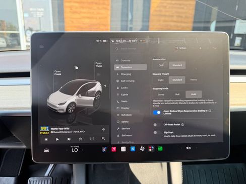 Used 2022 Tesla Model Y Long Range AWD/4WD image 39