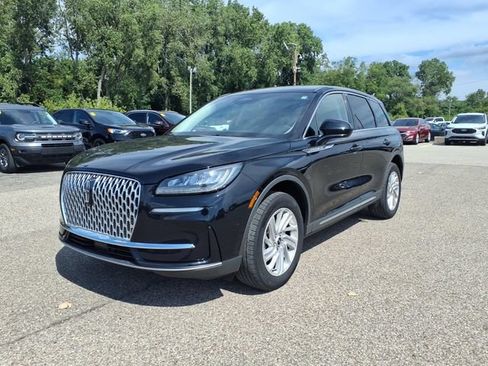 Used 2023 Lincoln Corsair FWD image 3