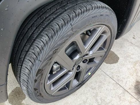 New 2026 Jeep Compass Latitude image 35