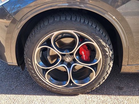 Used 2022 Alfa Romeo Stelvio Ti image 25