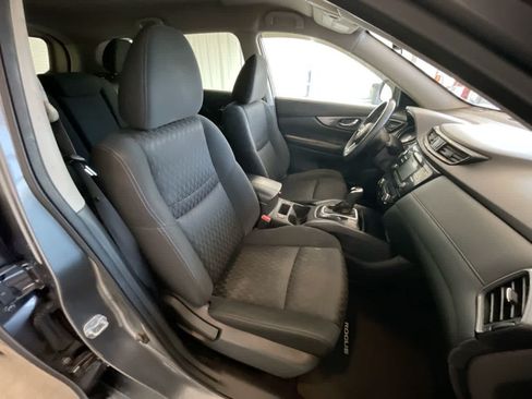 Used 2017 Nissan Rogue SV AWD/4WD image 23