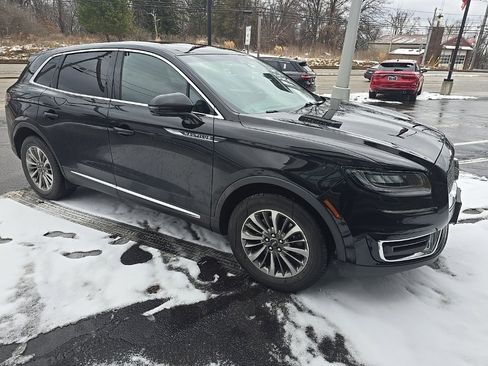 Used 2020 Lincoln Nautilus Premier w/ Equipment Group 101A image 3