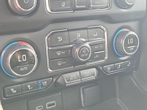 Used 2024 Chevrolet Tahoe High Country w/ Premium Package image 32