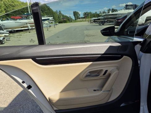 Used 2013 Volkswagen CC Executive AWD/4WD image 16