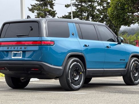 Used 2025 Rivian R1S Adventure AWD/4WD image 8