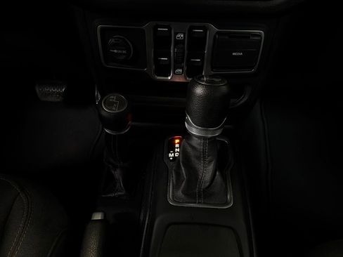 Used 2025 Jeep Wrangler Unlimited Sport AWD/4WD image 19