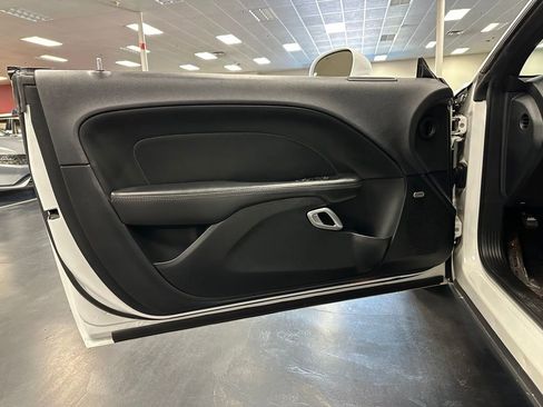 Used 2016 Dodge Challenger SXT Plus image 14