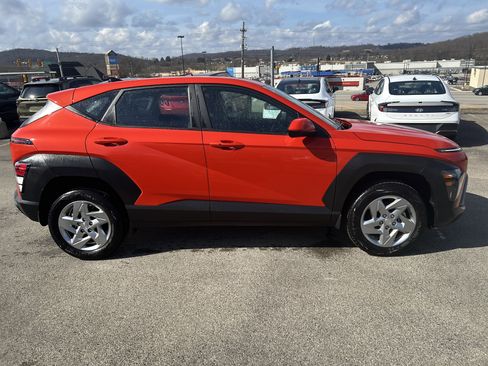Used 2025 Hyundai Kona SE image 7