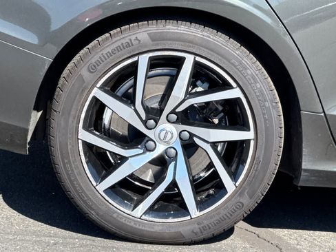 Used 2019 Volvo S60 T6 Momentum w/ Premium Package AWD/4WD image 30