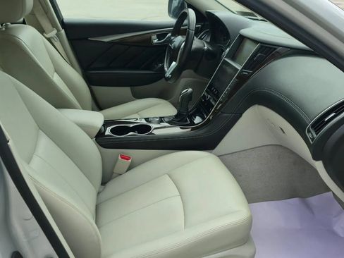 Used 2019 INFINITI Q50 Luxe w/ Essential Package (3.0T Luxe) AWD/4WD image 11