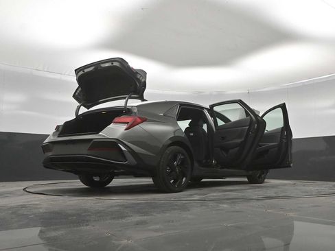 New 2026 Hyundai Elantra SEL Sport FWD image 47