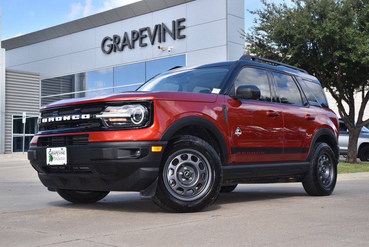 Used 2023 Ford Bronco Sport Outer Banks AWD/4WD image 2