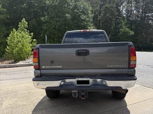 Used 2001 Chevrolet Silverado 2500 LS w/ Off-Road Skid Plate Pkg AWD/4WD image 9