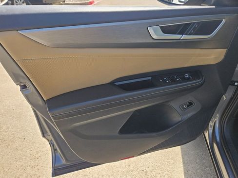 Used 2025 Volkswagen Atlas Cross Sport SE image 14