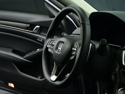 Used 2022 Honda Accord Touring image 33