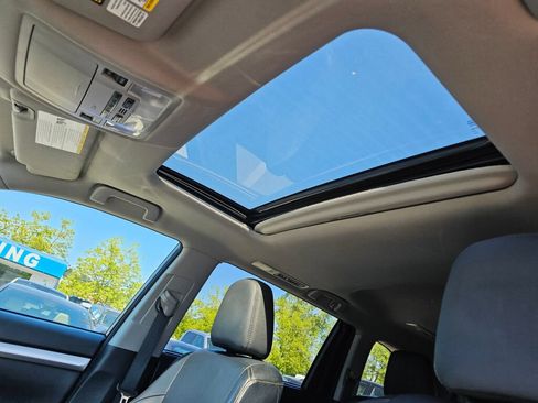 Used 2015 Toyota Highlander XLE AWD/4WD image 24