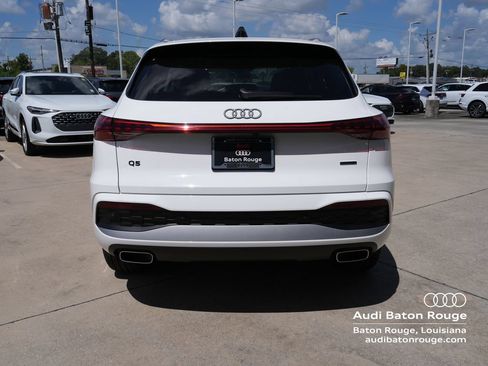 Used 2025 Audi Q5 Premium Plus w/ Premium Plus AWD/4WD image 4