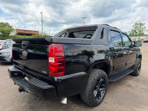 Used 2011 Chevrolet Avalanche LT AWD/4WD image 5