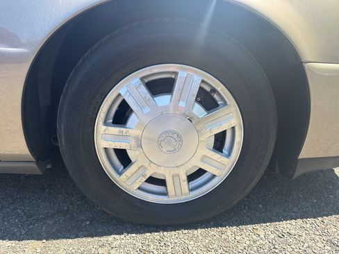 Used 2004 Cadillac De Ville image 23