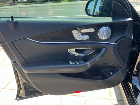 Used 2018 Mercedes-Benz E 400 4MATIC Sedan w/ Premium 3 Package image 13
