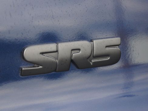 Used 2023 Toyota 4Runner SR5 Premium w/ Moonroof Package AWD/4WD image 18