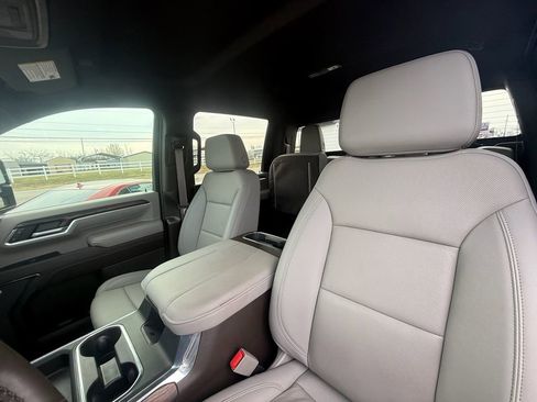 Used 2024 GMC Sierra 2500 SLT w/ SLT Premium Package image 13