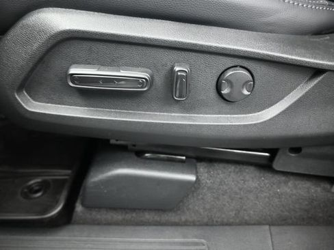 Certified 2025 Honda Pilot Touring image 31